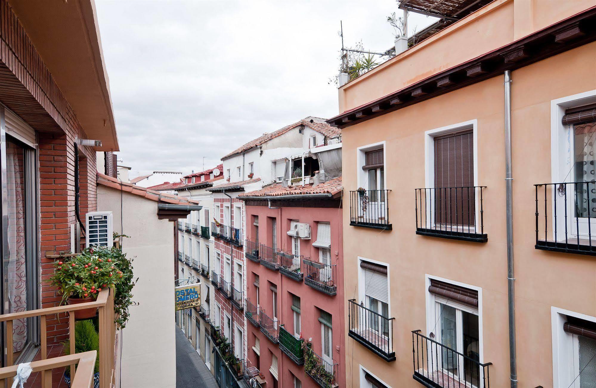 Apartamentos Aqui Me Quedo Madrid Exterior foto