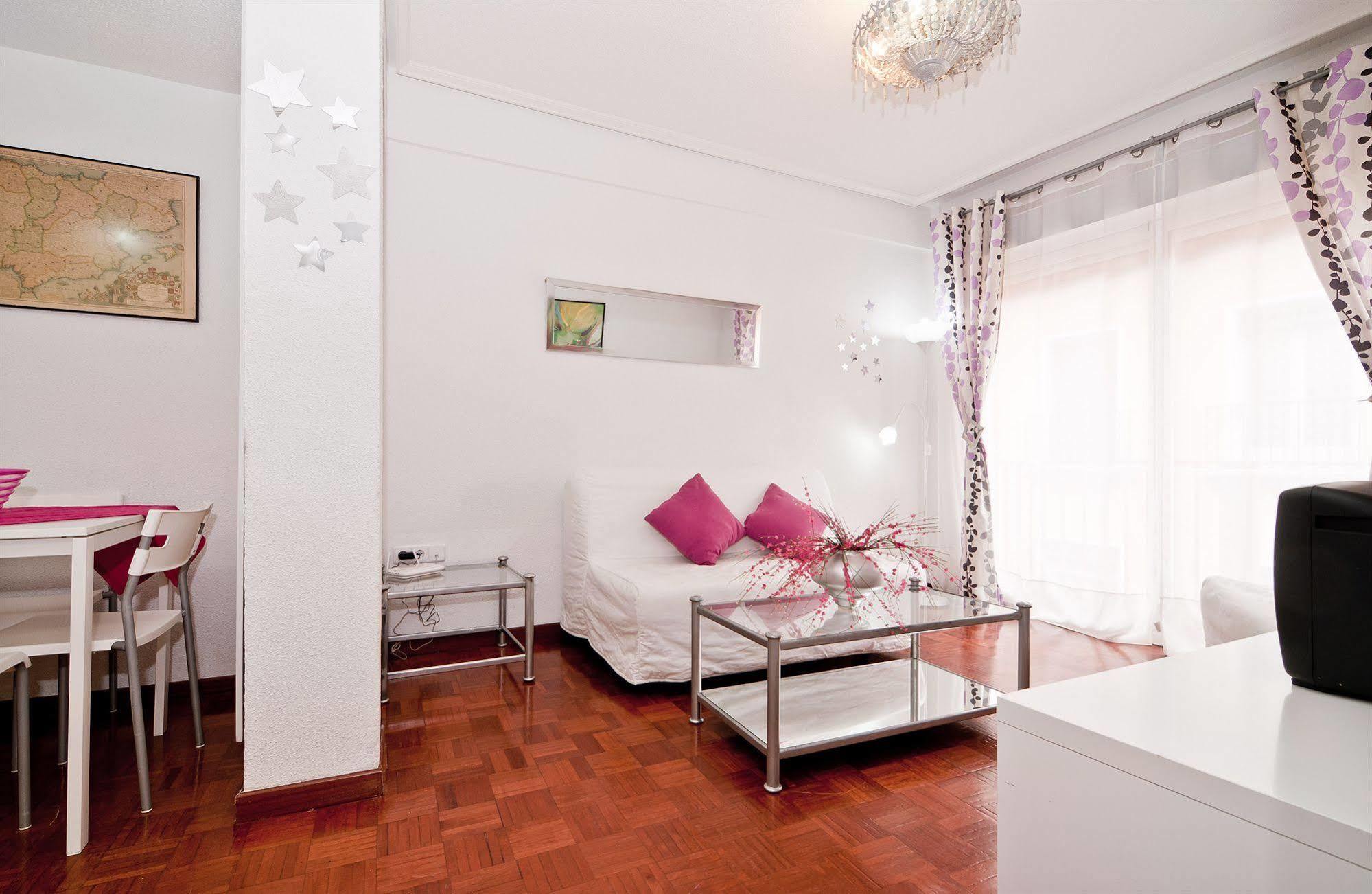 Apartamentos Aqui Me Quedo Madrid Exterior foto